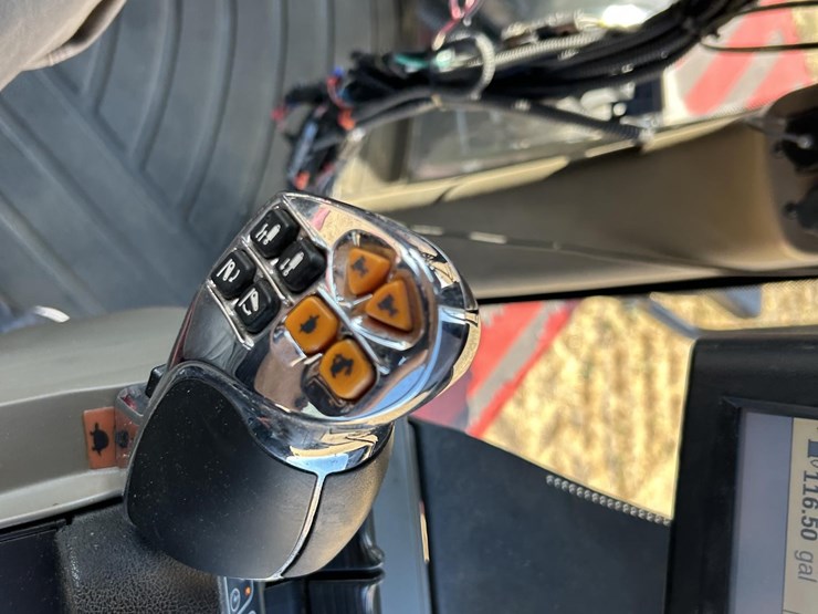 2013-case-ih-steiger-600-quadtrac-image-87