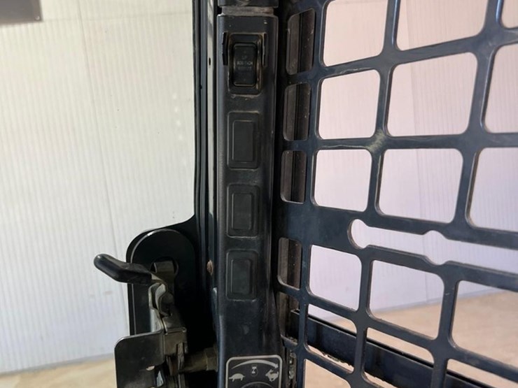 2016-bobcat-t595-image-29