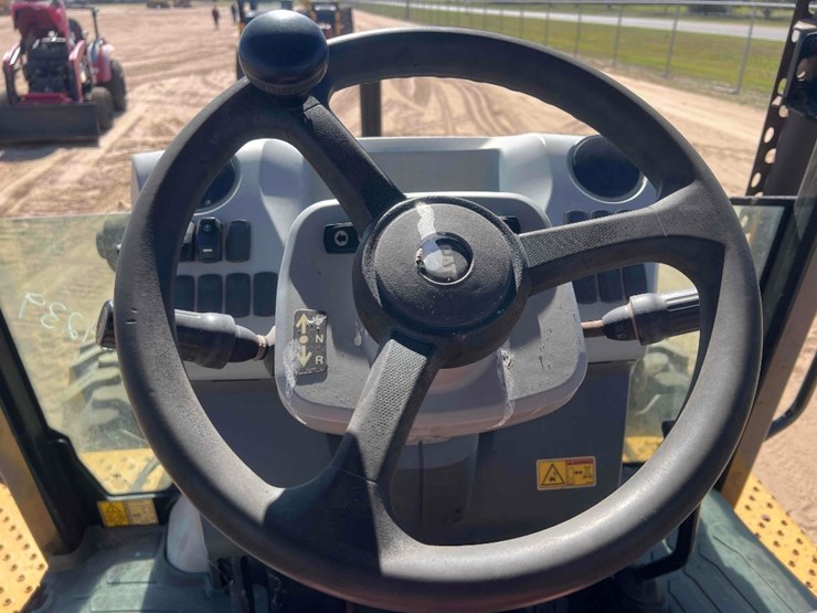 2020-caterpillar-416-image-35