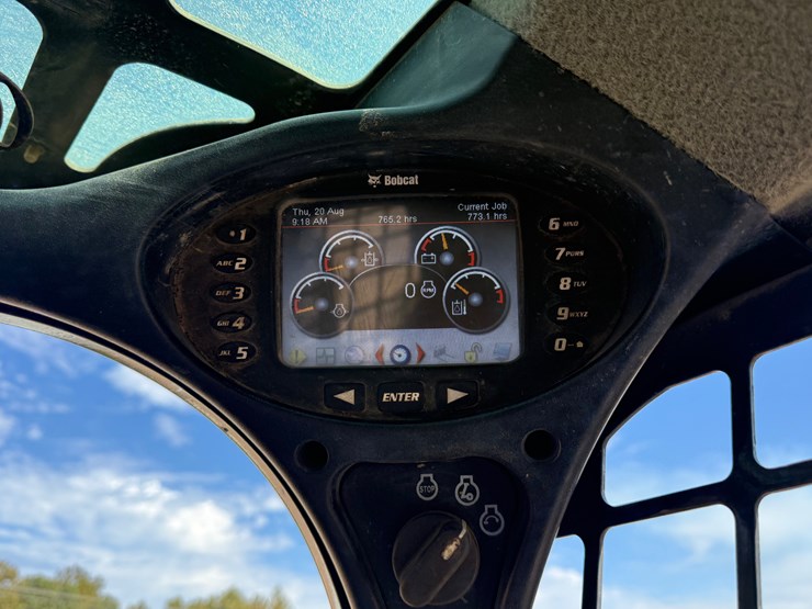 2017-bobcat-t550-image-25
