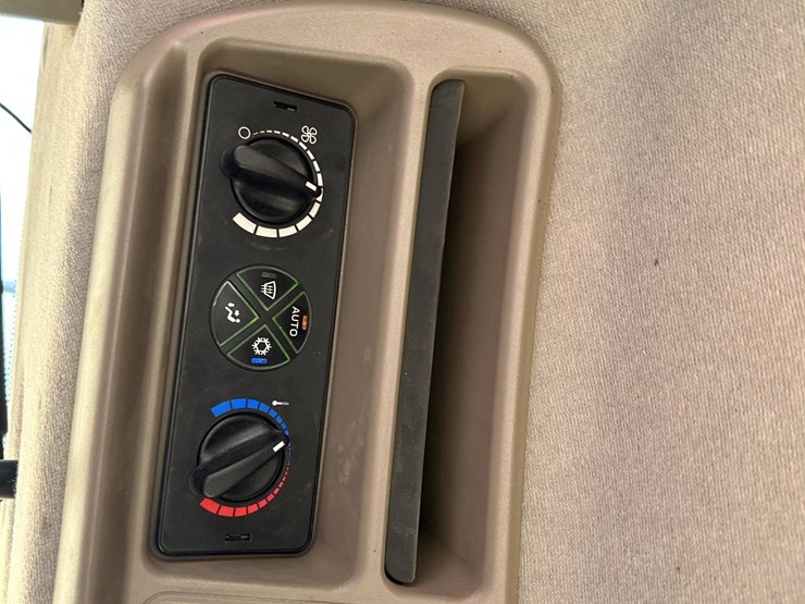 2013-case-ih-steiger-600-quadtrac-image-82