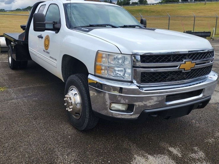 2012-chevrolet-3500-image-4