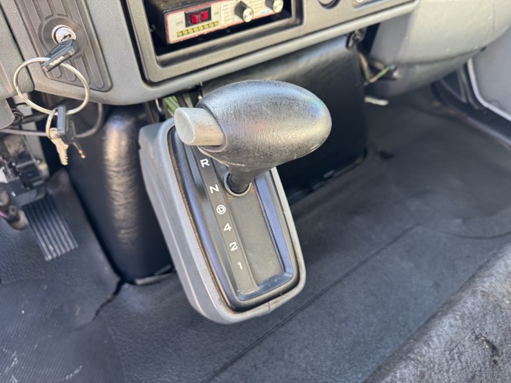 2004-international-durastar-4200-image-7