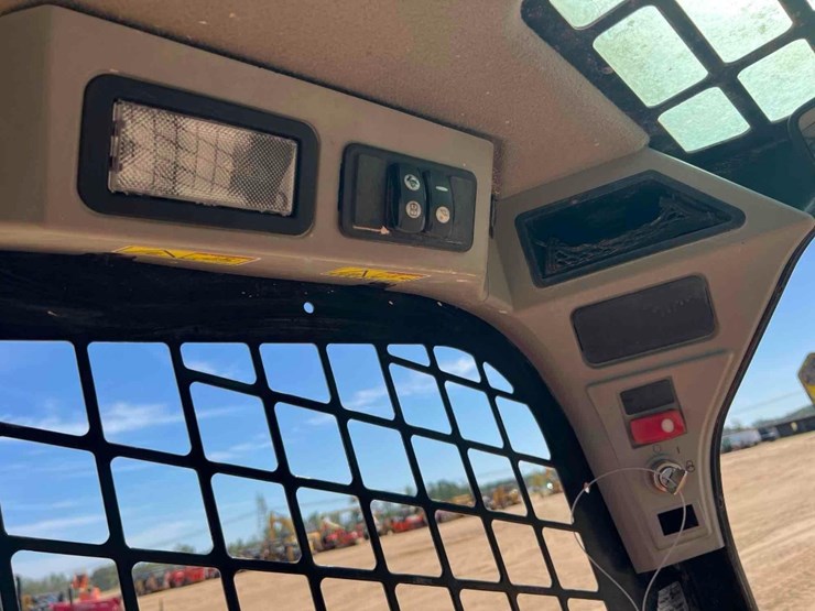 2019-caterpillar-259d-image-29