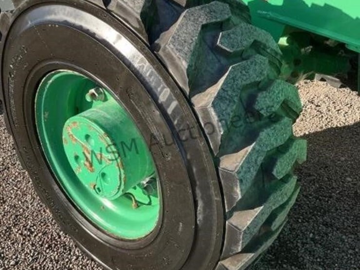 2018-deere-310l-ep-image-9