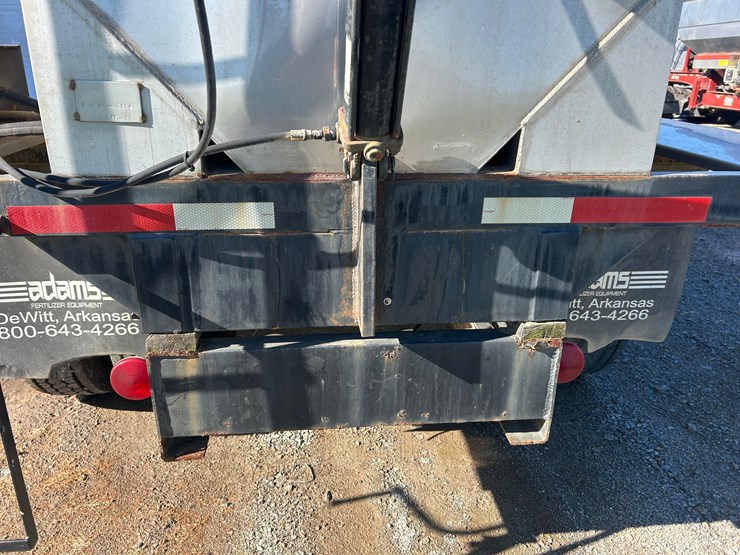 2011-mack-tender-truck-w/adams-rear-discharge-bed-auger-image-36