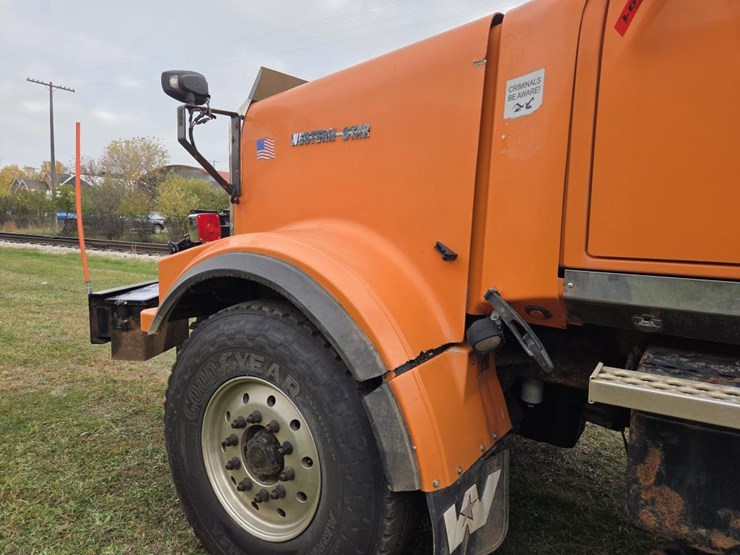 #2291-•-2003-western-star-quad-axle-dump-truck-image-20
