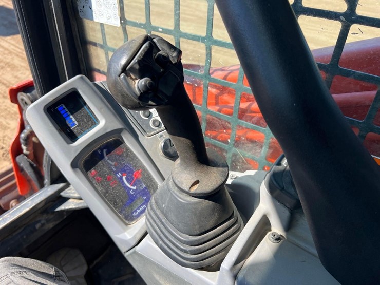 2017-kubota-svl95-2s-image-27