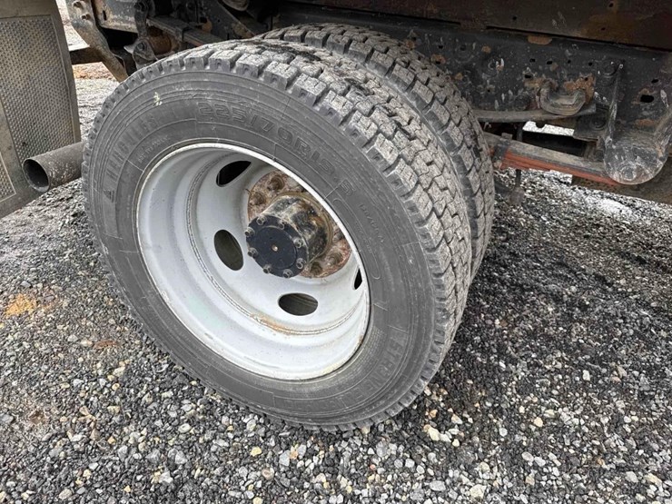 2005-ford-f450-xl-image-12