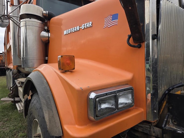 #2291-•-2003-western-star-quad-axle-dump-truck-image-15