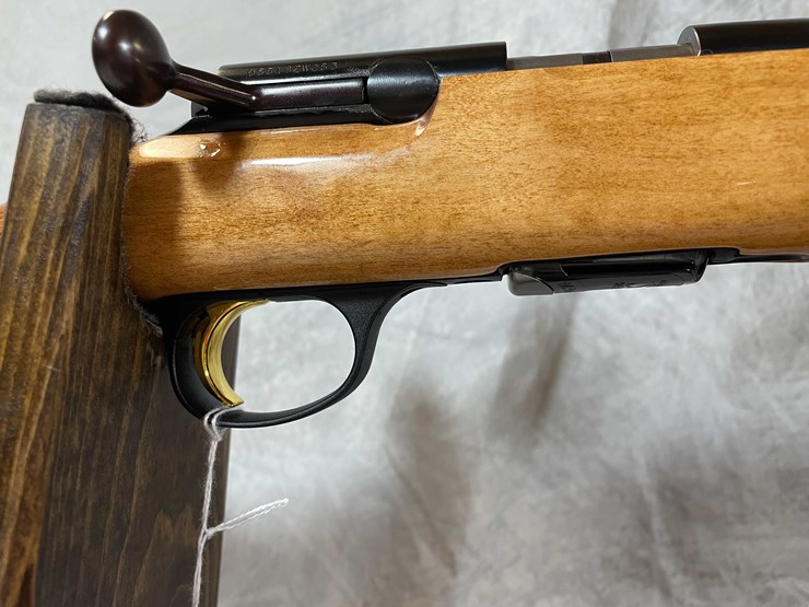 #2062-•-browning-t-bolt-medallion-17-hmr-bolt-action-rifle,-sn:-05518zw253-image-16