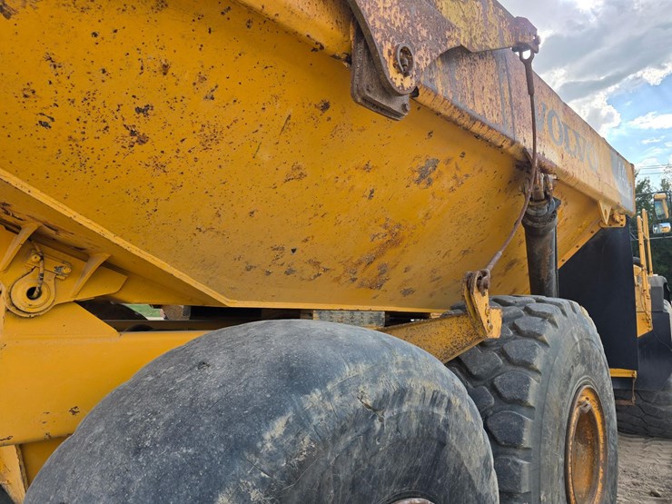 2003-volvo-a40d-image-17