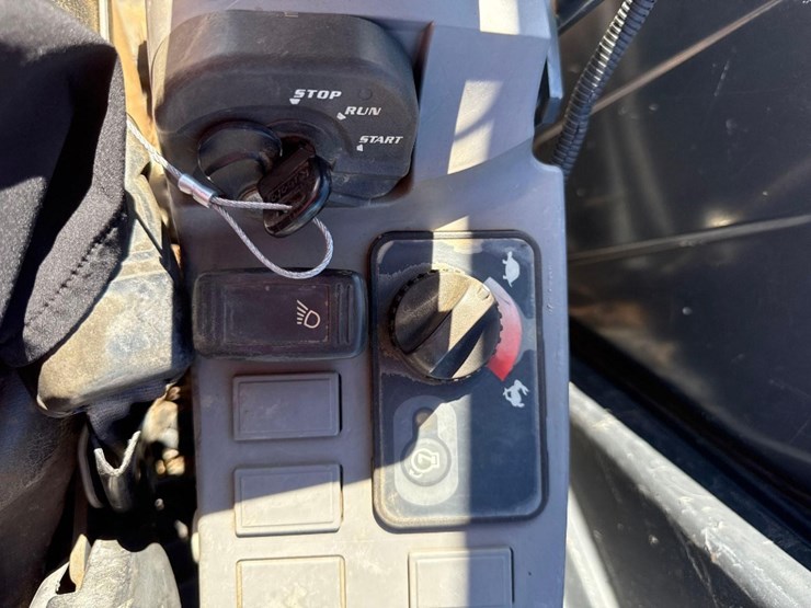 2020-kubota-kx033-4-image-31