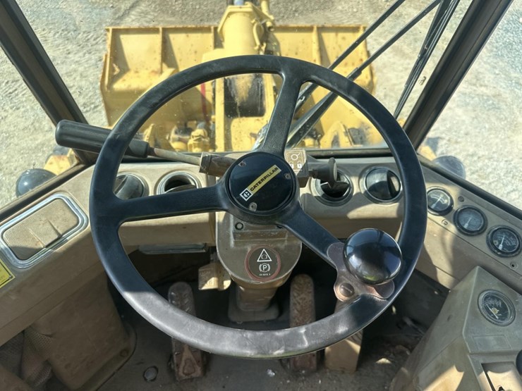 caterpillar-936-image-31