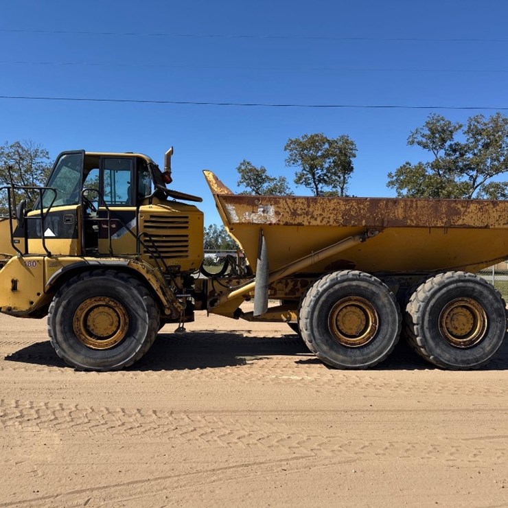 2007 CATERPILLAR 725