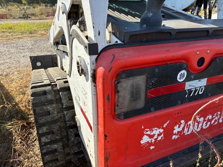 2017-bobcat-t770-image-11