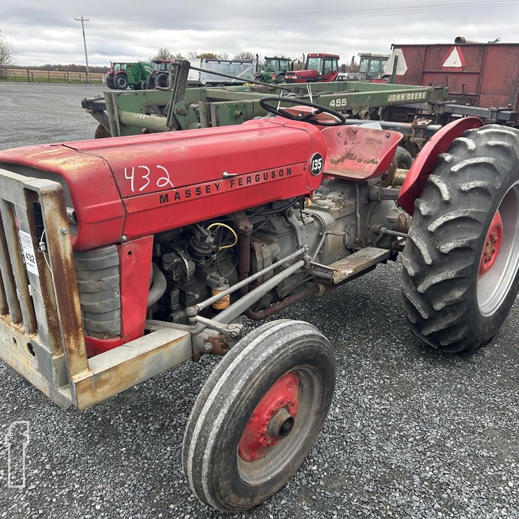 MASSEY-FERGUSON 135