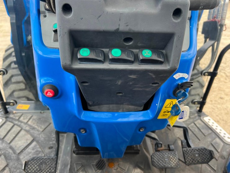 2019-new-holland-workmaster-95-image-17