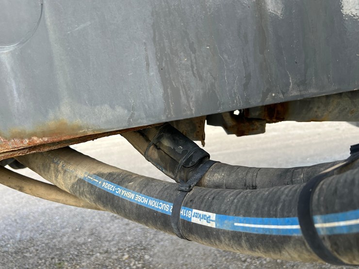 2019-terragator-7300-spinner-truck-image-72