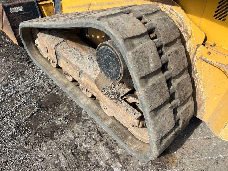 2016-deere-323e-image-21