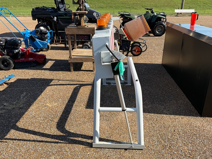 #6933-•-headache-rack-with-wide-load-warning-lights-image-4