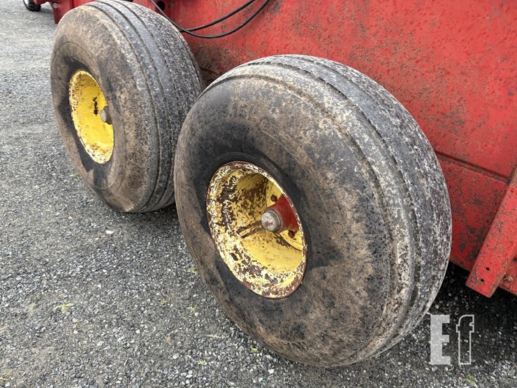 new-holland-195-image-7