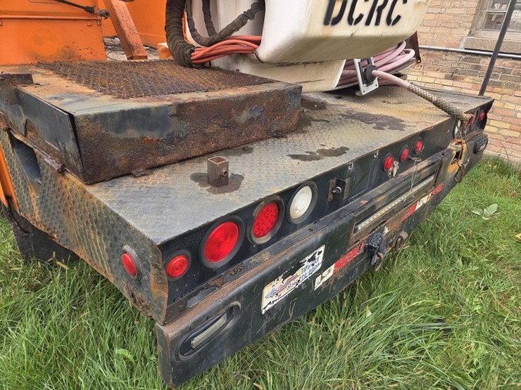 2005-ford-f550-xl-image-26