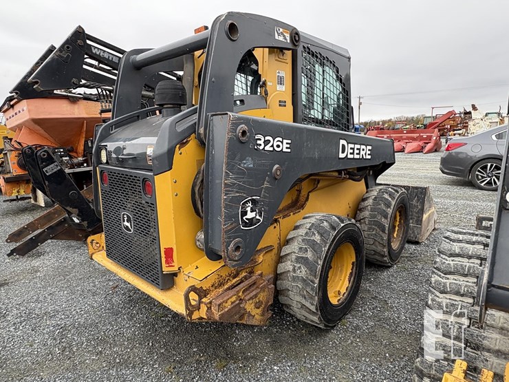 2015-deere-326e-image-8