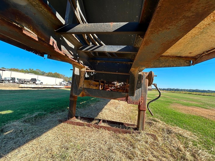 2011-magnolia-trailer-image-14