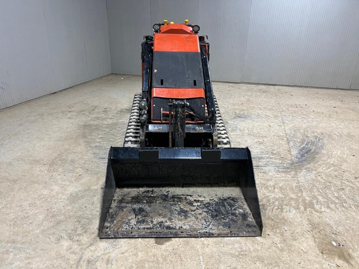 2017-ditch-witch-sk800-image-8