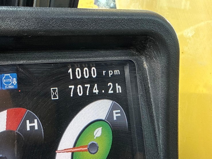 2016-kobelco-sk260-image-18