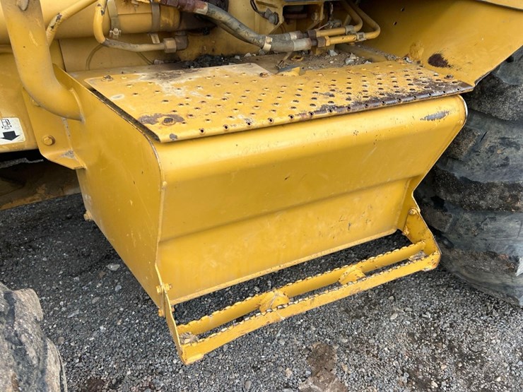 2001-caterpillar-420d-image-14