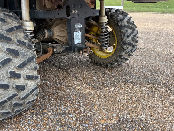 john-deere-gator-image-11