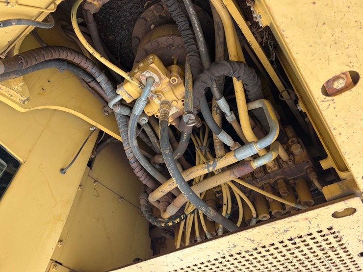 2000-caterpillar-320c-image-32