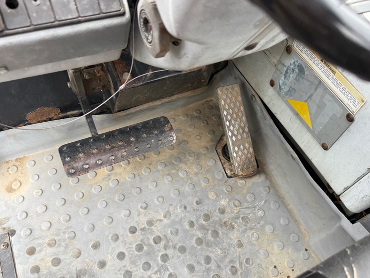 caterpillar-th63-image-33