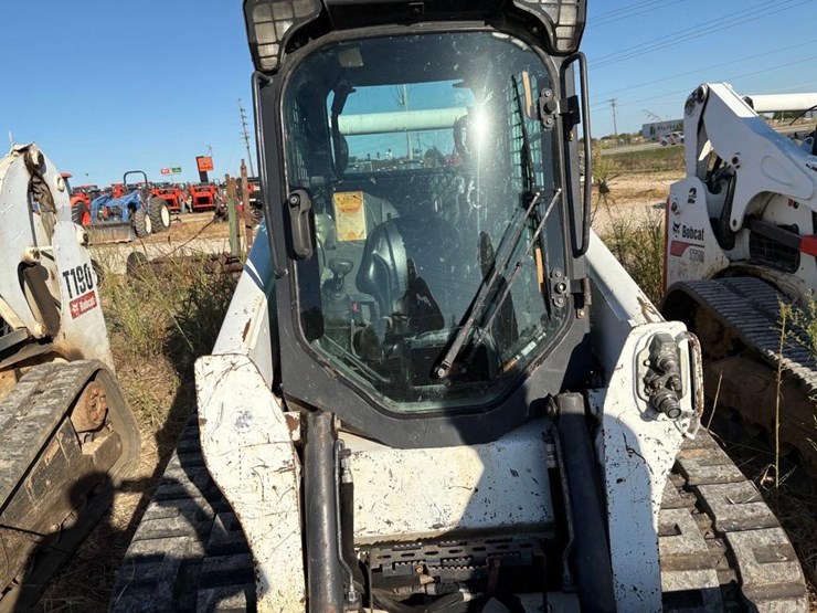 2017-bobcat-t770-image-10