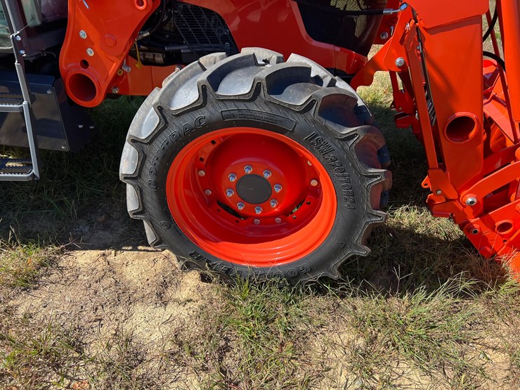 2023-kubota-m4-061-deluxe-mfwd-utility-tractor-with-la1154-front-loader-image-10