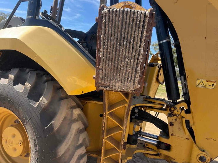 2020-caterpillar-416-image-30