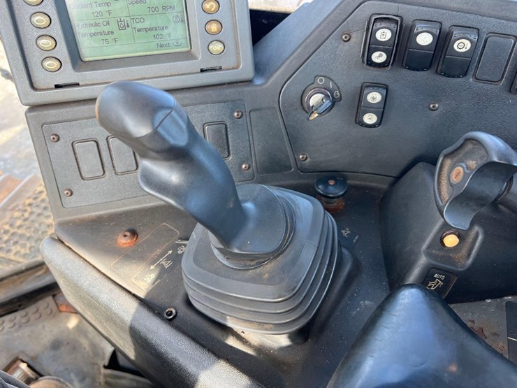 2006-caterpillar-d8t-image-33