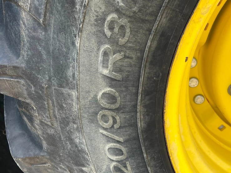 2012-john-deere-7230r-image-24