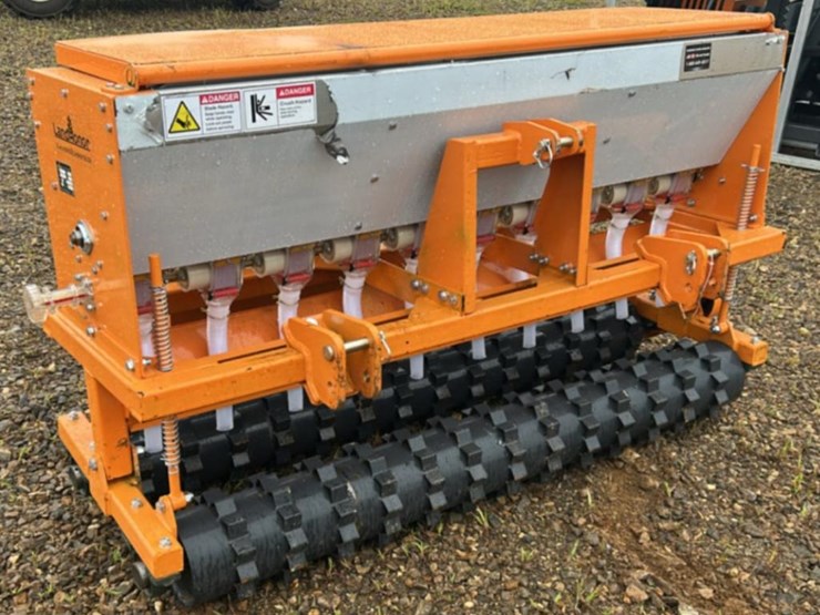 caterpillar-12-image-8