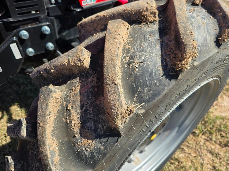 2025-mahindra-6075-image-77