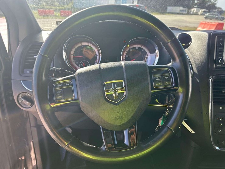 2018-dodge-grand-caravan-se-image-13