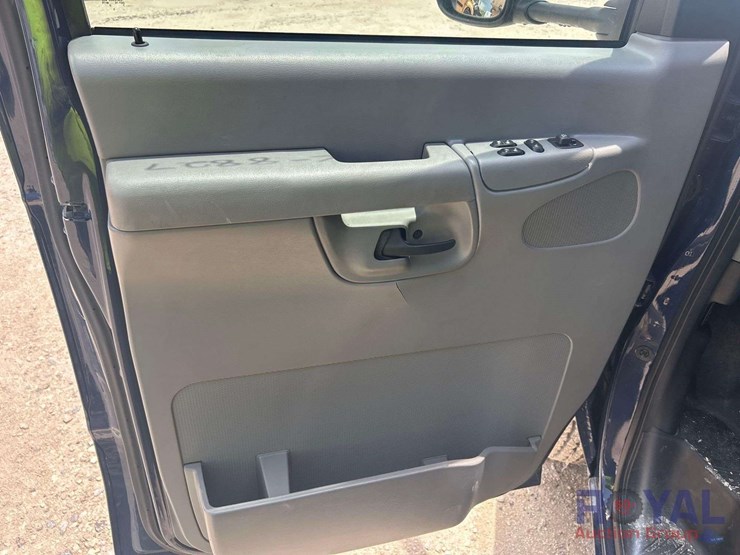 2007-ford-e450-image-10