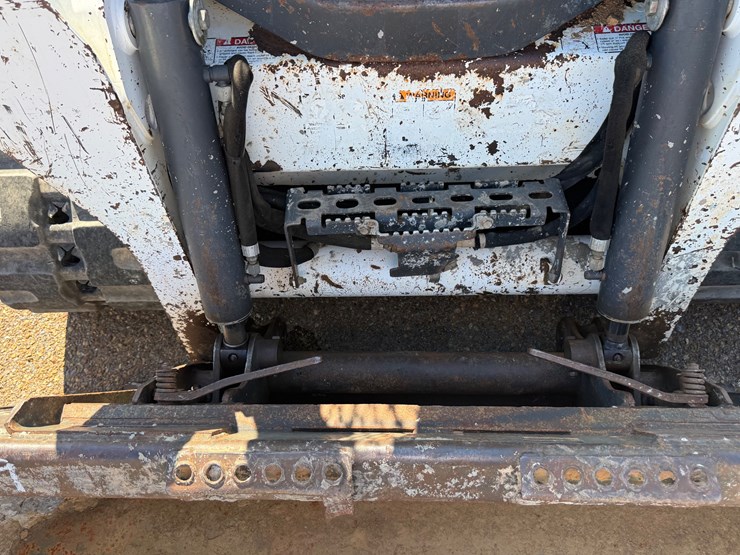 2017-bobcat-t550-image-16