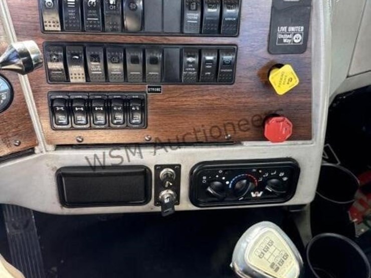 2013-western-star-4900-image-26