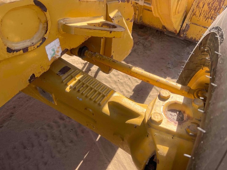 2020-caterpillar-416-image-23