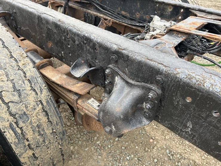 #5016-•-2008-freightliner-business-class-m2-cab-chassis-image-21