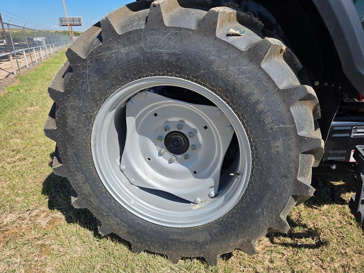 2025-mahindra-6075-image-72