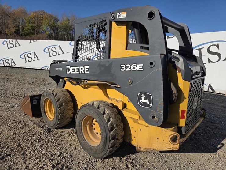 2016-deere-326e-image-3
